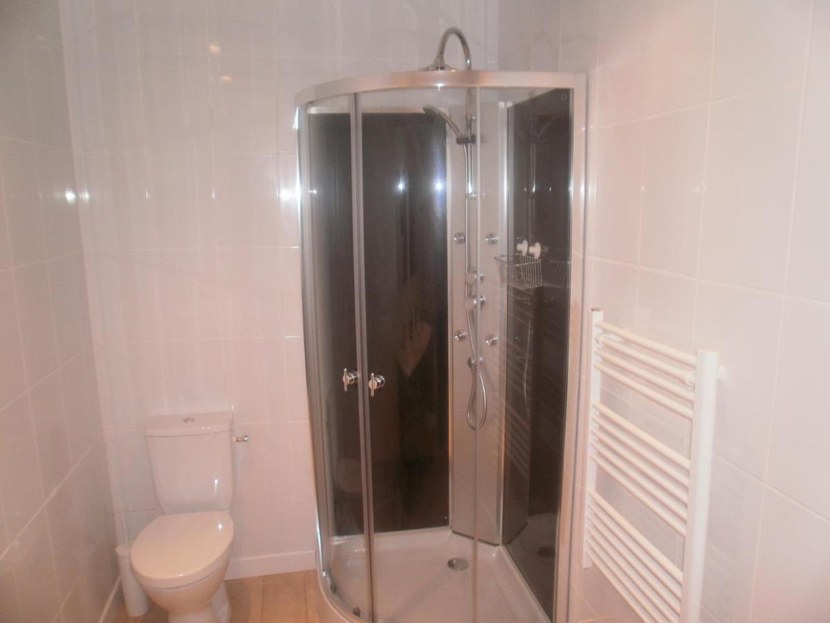 Gites Du Manoir Runan Bagian luar foto