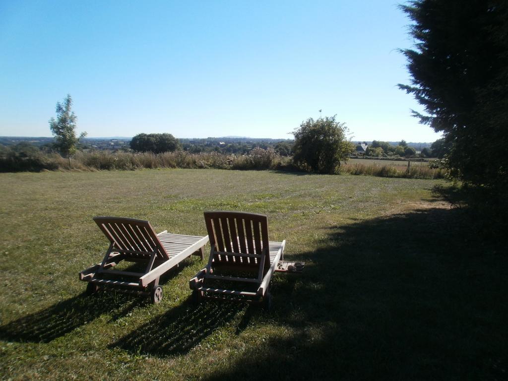 Gites Du Manoir Runan Bagian luar foto